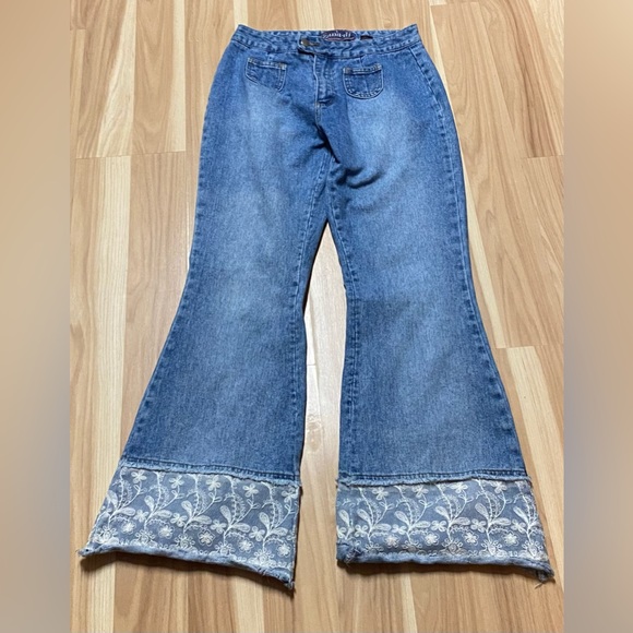 Zana Di Denim - Vintage “ZANA-DI” Flared jeans, With Lace and Frayed hem, Light Denim, Size 9/10